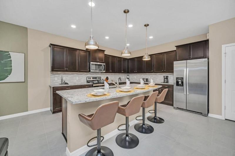Brand New 10bd Mansion At Windsor Island Resort - image 8
