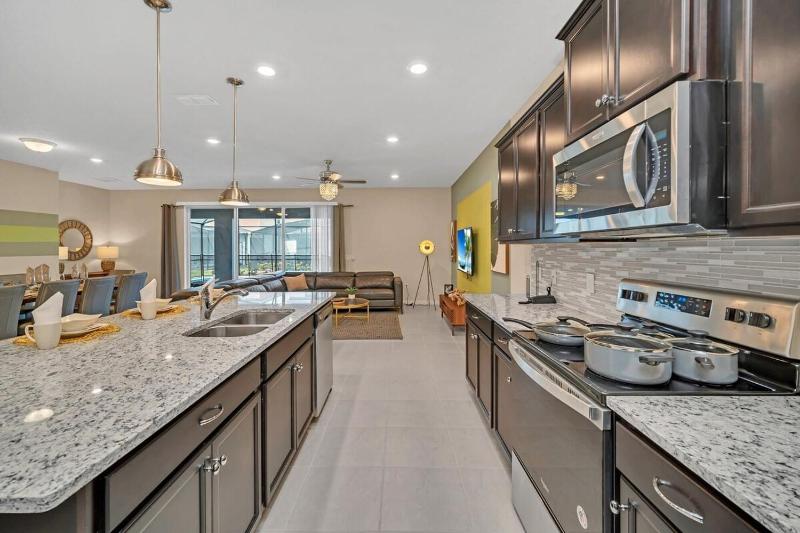 Brand New 10bd Mansion At Windsor Island Resort - image 9