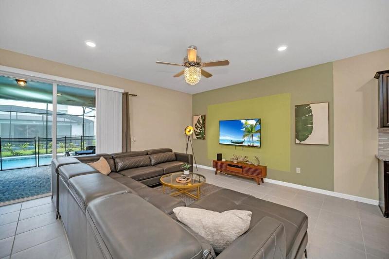 Brand New 10bd Mansion At Windsor Island Resort - image 6