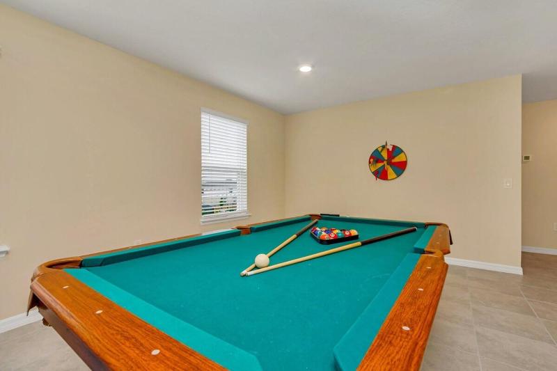1681KL Weekly Stay 6Br Fireworks View - image 42