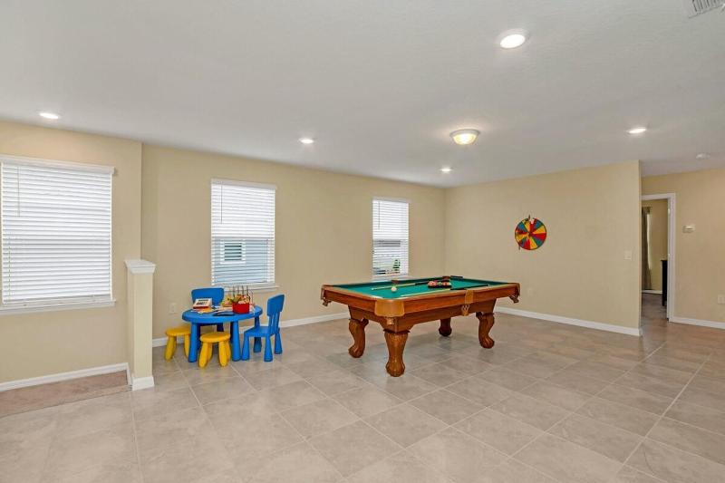 1681KL Weekly Stay 6Br Fireworks View - image 9
