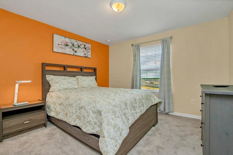 1681KL Weekly Stay 6Br Fireworks View - image 7