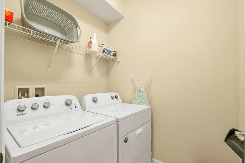 1681KL Weekly Stay 6Br Fireworks View - image 15