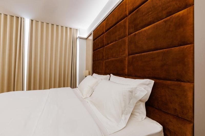 Deluxe Double Room image 3
