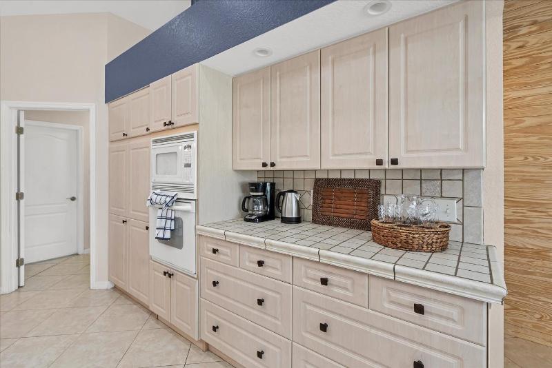 Cape Coral Private Pool on Canal 3BR - image 16