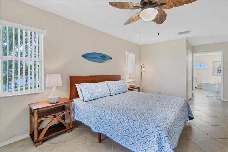Cape Coral Private Pool on Canal 3BR - image 12