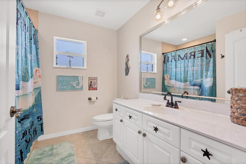 Cape Coral Private Pool on Canal 3BR - image 8