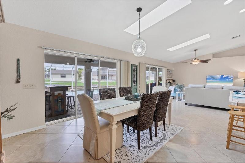 Cape Coral Private Pool on Canal 3BR - image 3
