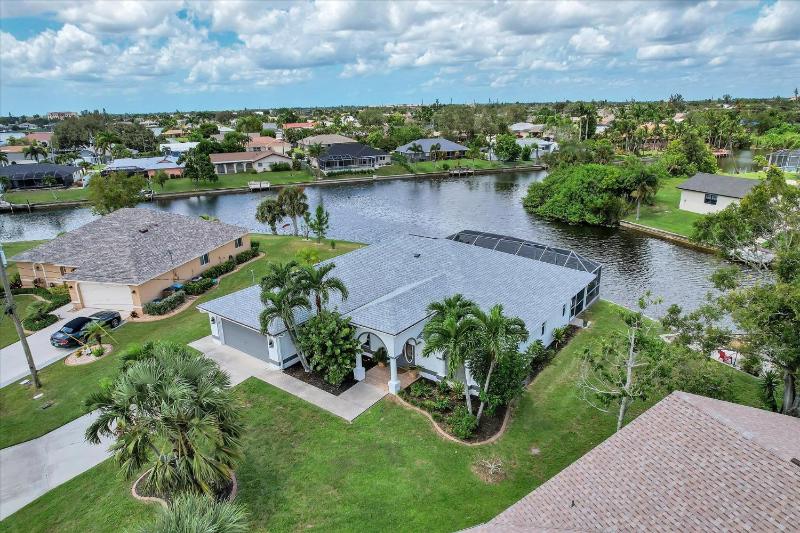 Cape Coral Private Pool on Canal 3BR - image 7