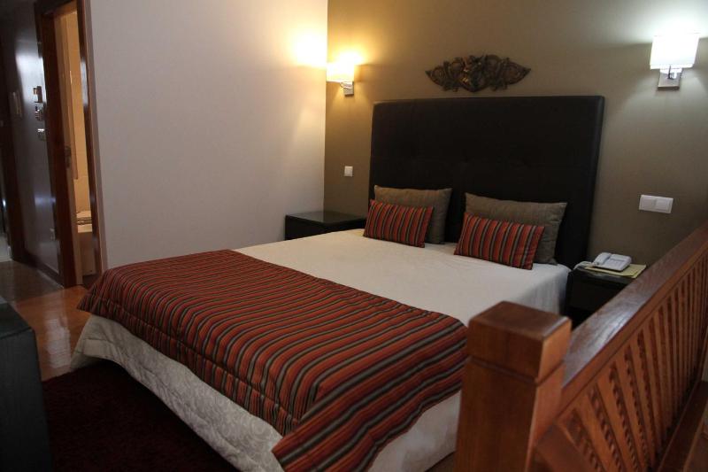 Deluxe Double Room image 3