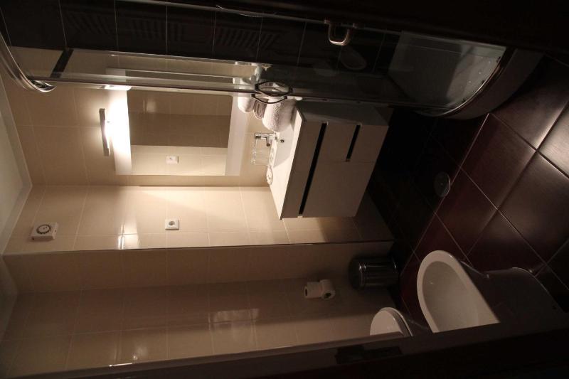 Double or Twin Room image 3
