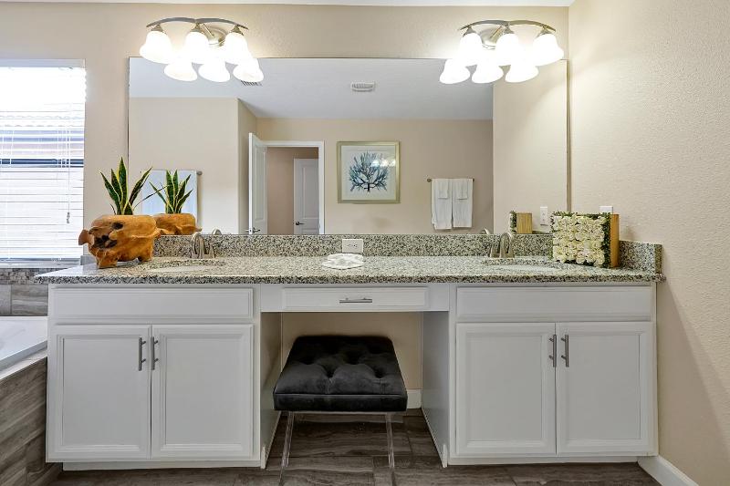 5424 SOLTERRA CIRCLE DAVENPORT 5BEDS - image 12