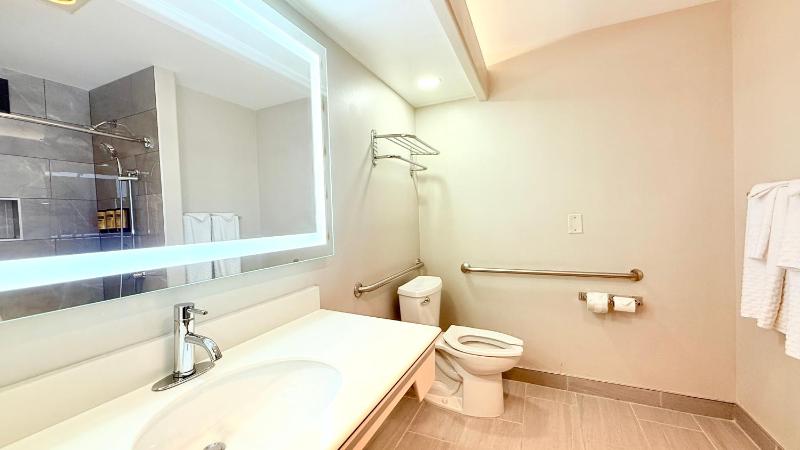 King Room - Disability Access/Non-Smoking image 2