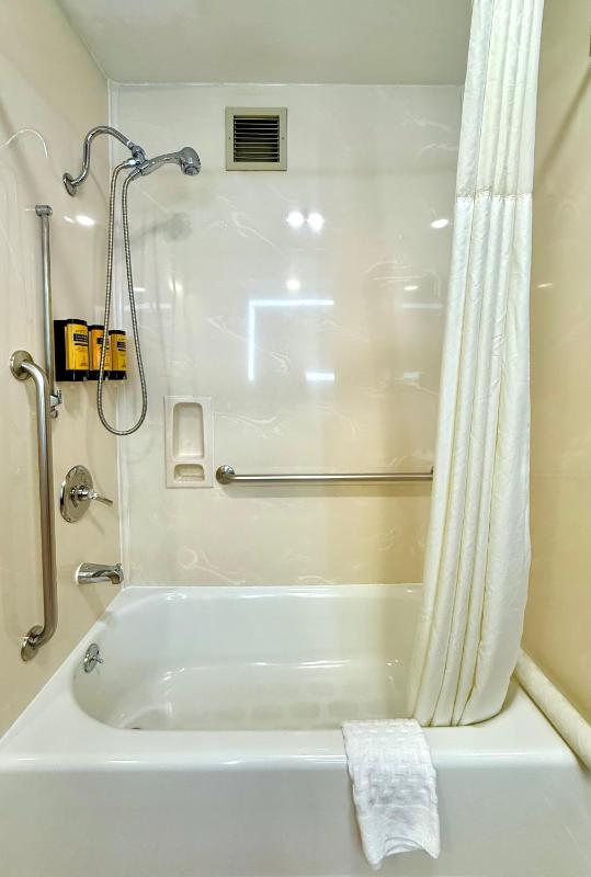 King Room - Disability Access/Non-Smoking image 3