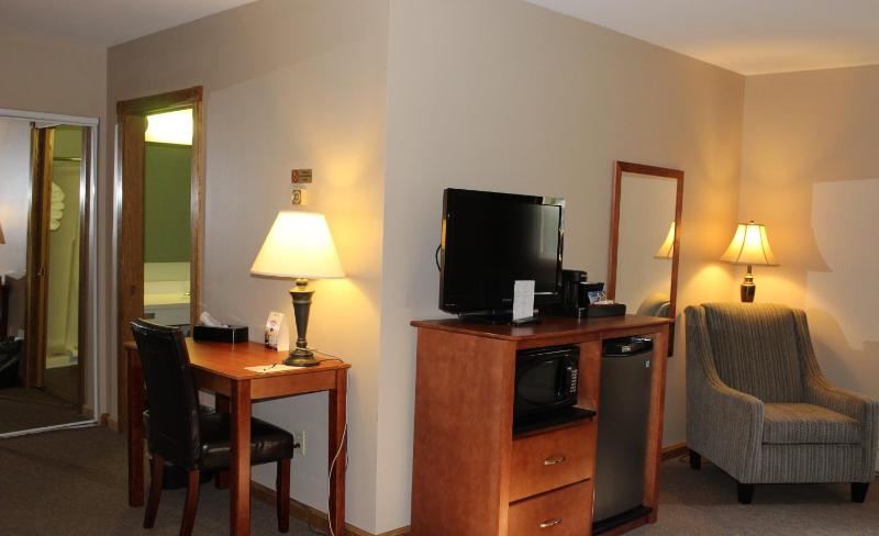 King Suite with Spa Bath image 3