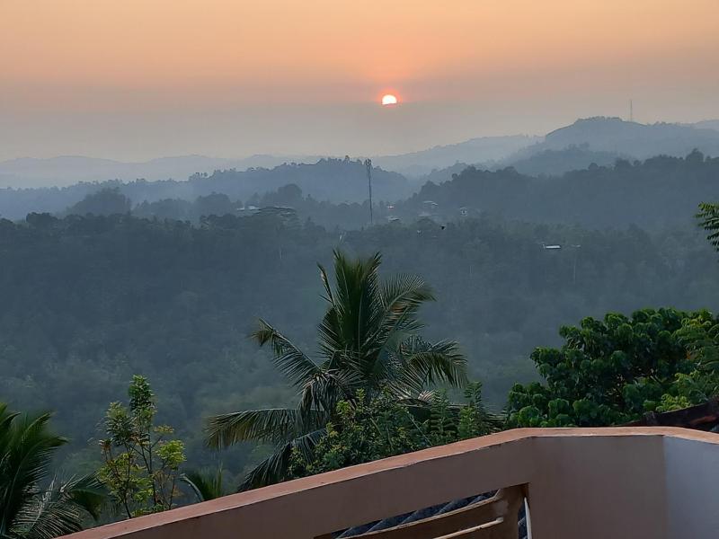 Mountain Bliss Villa Peradeniya - image 1
