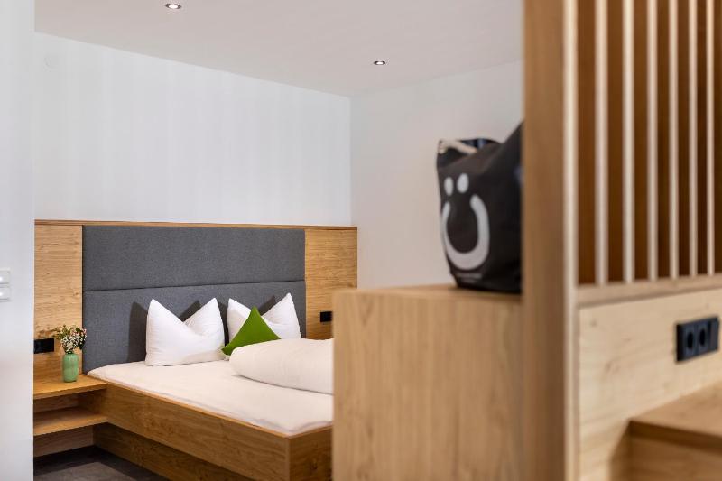 Suite with Garden image 4