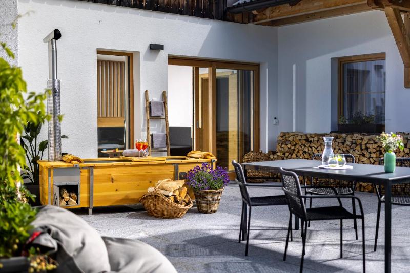 Suite with Garden image 3