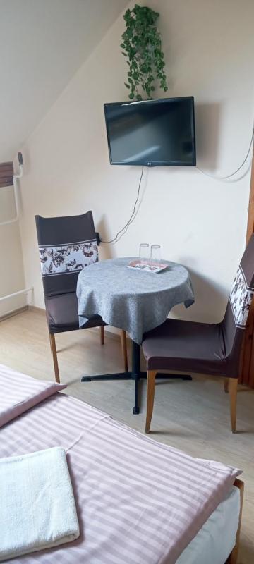 Double or Twin Room image 3