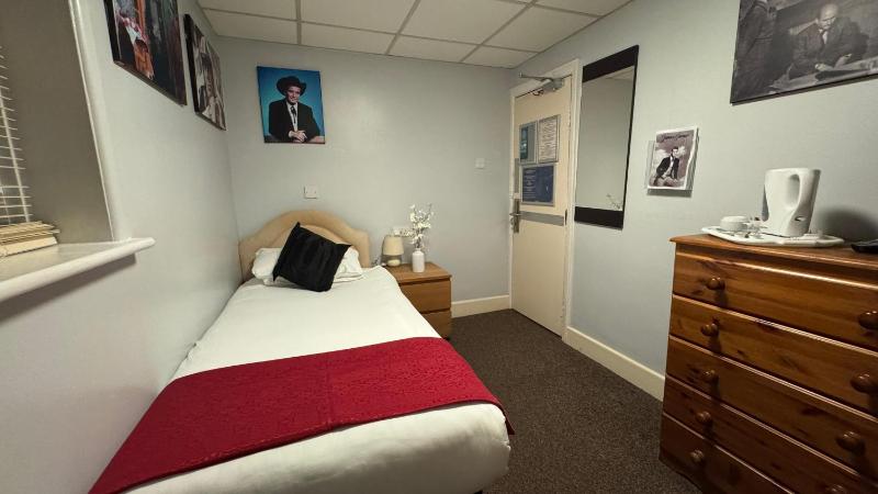Single Room image 1