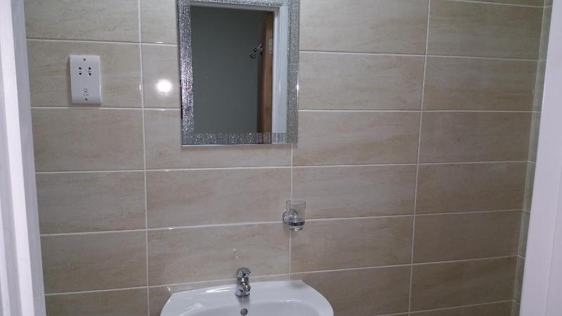 Double Room image 4