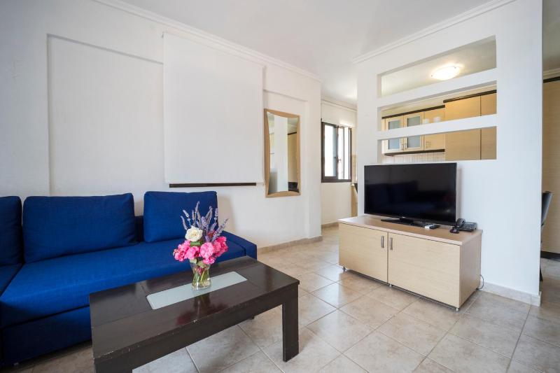 One Bedroom Standard Suite image 4