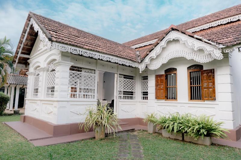 Colonial Bungalow - image 28