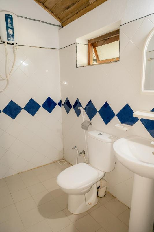Colonial Bungalow - image 36