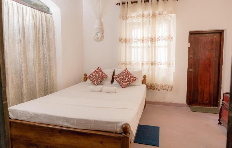 Colonial Bungalow - image 50