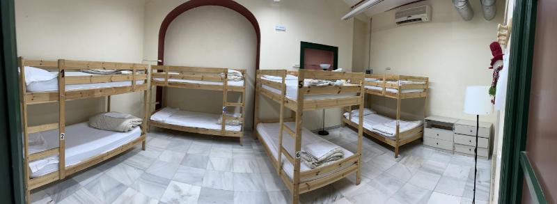 Bed in 8-Bed Mixed Dormitory Room image 4