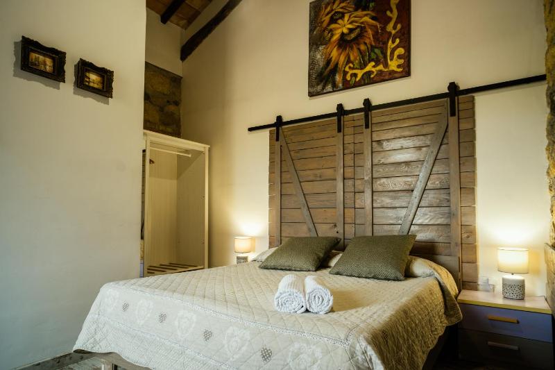 Double or Twin Room image 3