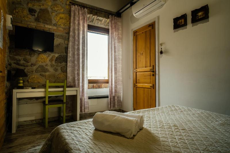 Double or Twin Room image 4