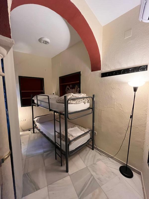 Budget Double Room image 3