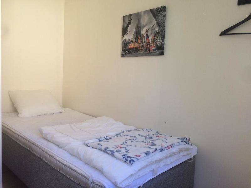 Budget Single Room image 3