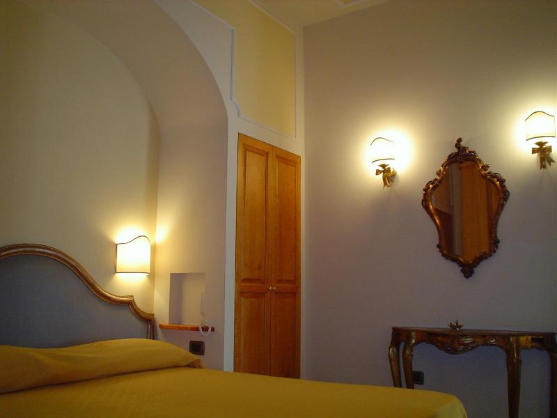 Standard Double Room image 1