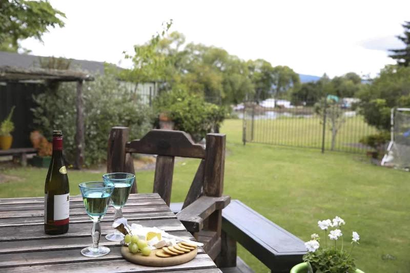 Roselake Retreat - image 1