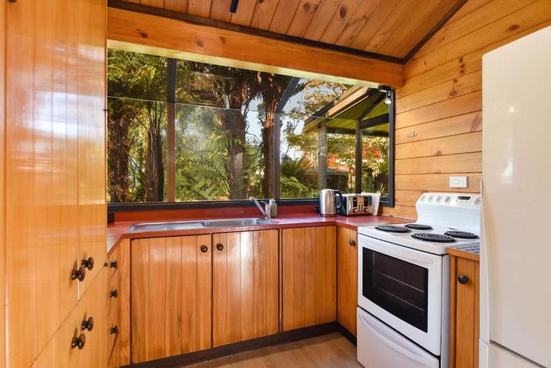 Cooper's Lakeside Cabin - image 13