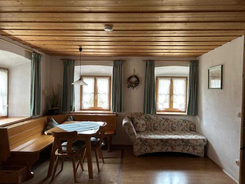 One-Bedroom Apartment image 2