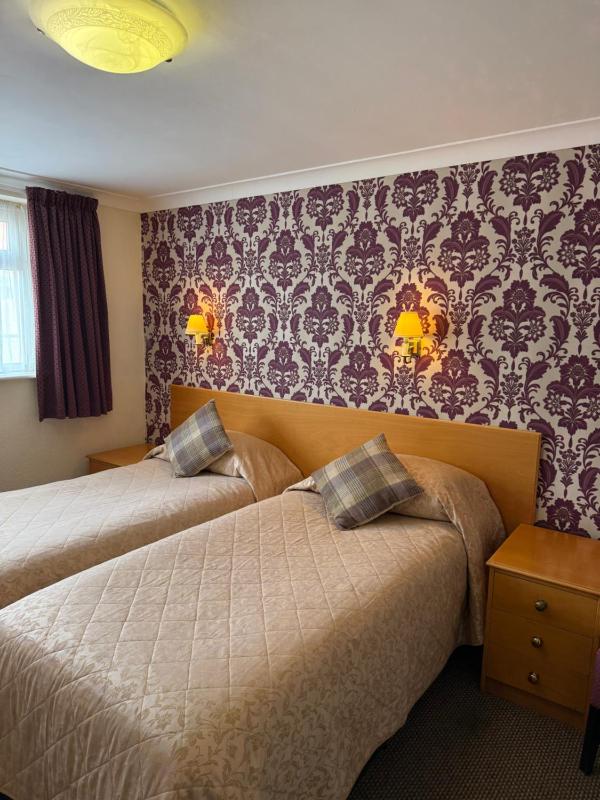Adelaide House Hotel - Opposite Winter Gardens Town Centre - image 21