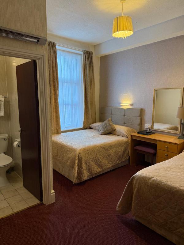 Adelaide House Hotel - Opposite Winter Gardens Town Centre - image 24