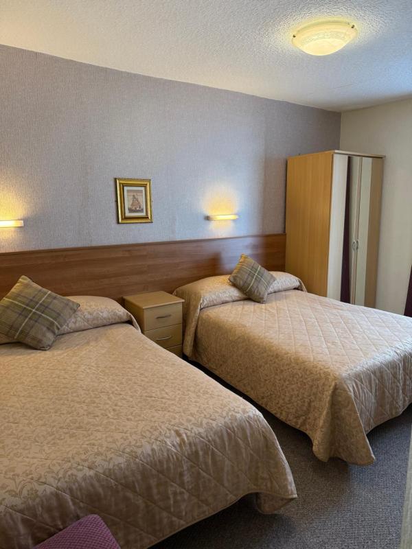 Adelaide House Hotel - Opposite Winter Gardens Town Centre - image 32