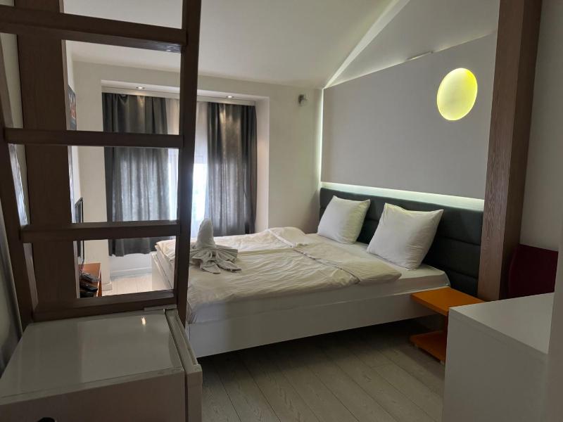 Deluxe Room image 1