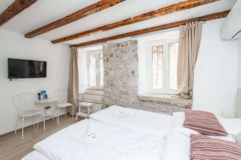 Double Room (Ground Floor) image 3