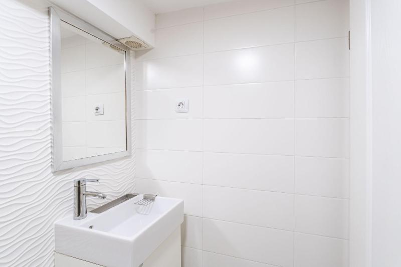 Double Room image 4