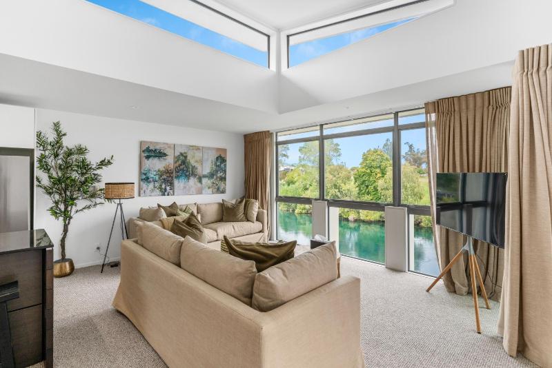 Riverside Oasis - Taupo - image 1