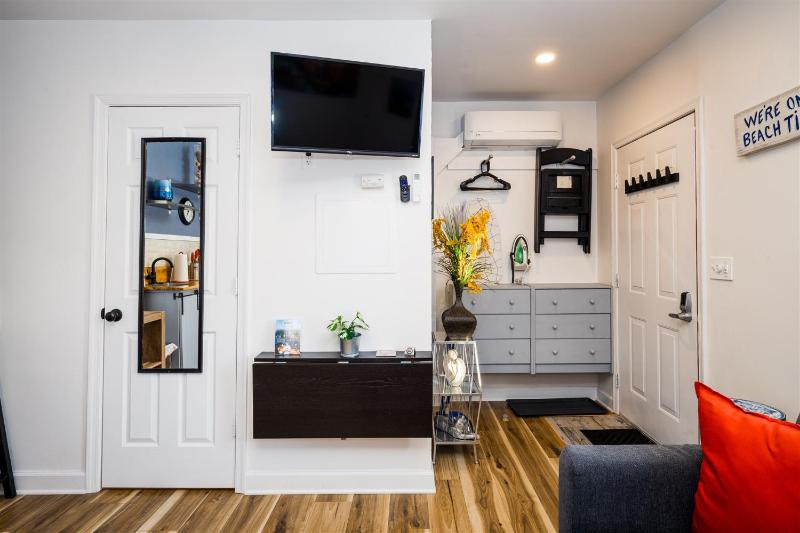 One-Bedroom House image 2