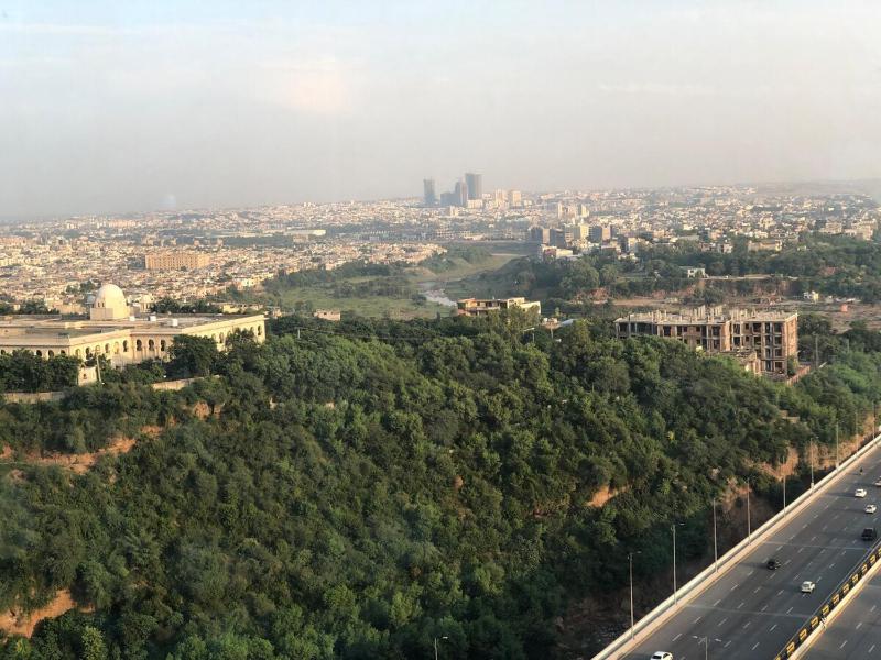 Luxurious 3BHK with Panoramic City Views - image 9