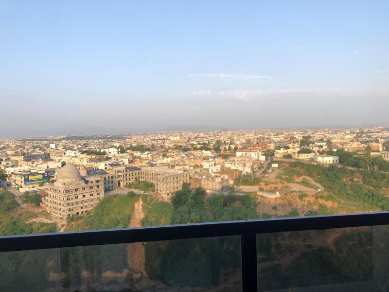 Luxurious 3BHK with Panoramic City Views - image 12