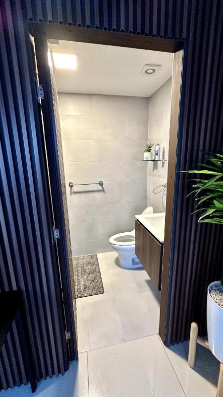 Modern large and equipped - image 8