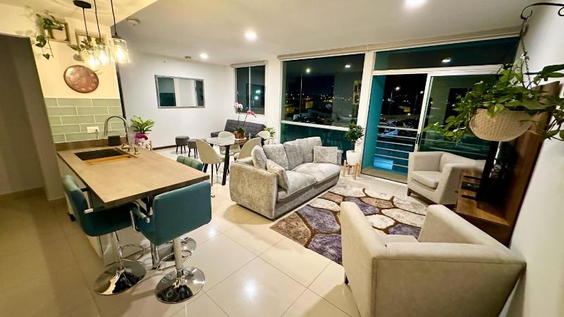 Modern large and equipped - image 1